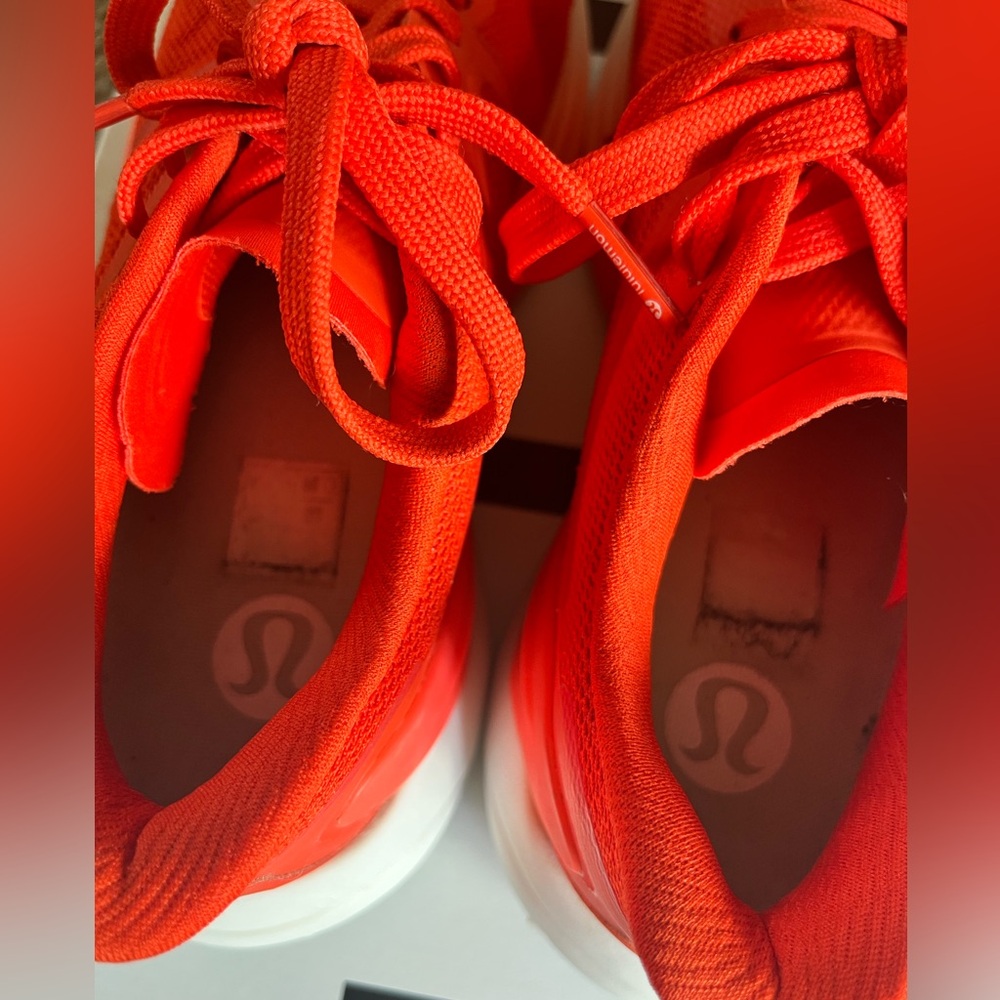 Women’s  Lululemon Blissfeel Run 2 in Solar Orange - Picture 15 of 15